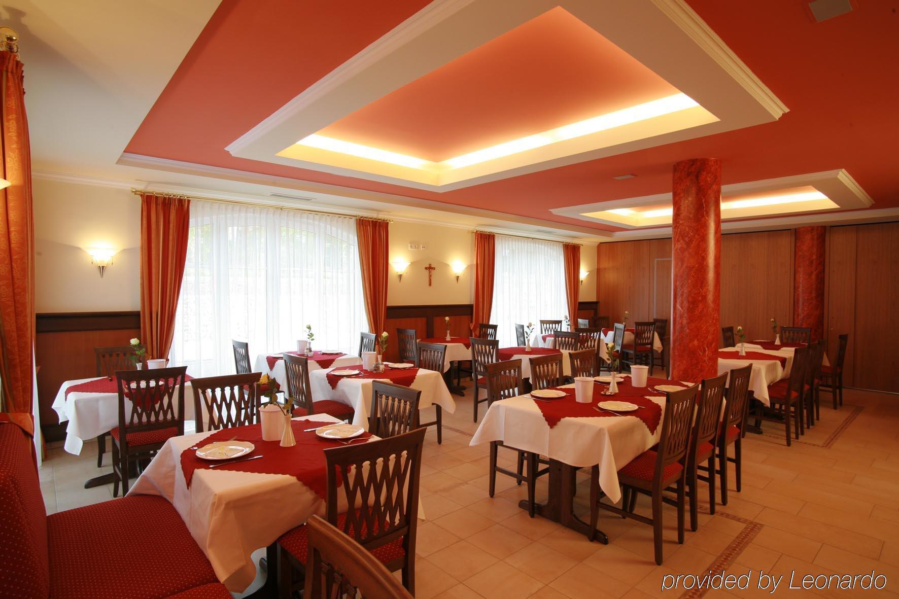 Akzent Hotel Bayerwald-Residenz Neukirchen  Restaurace fotografie